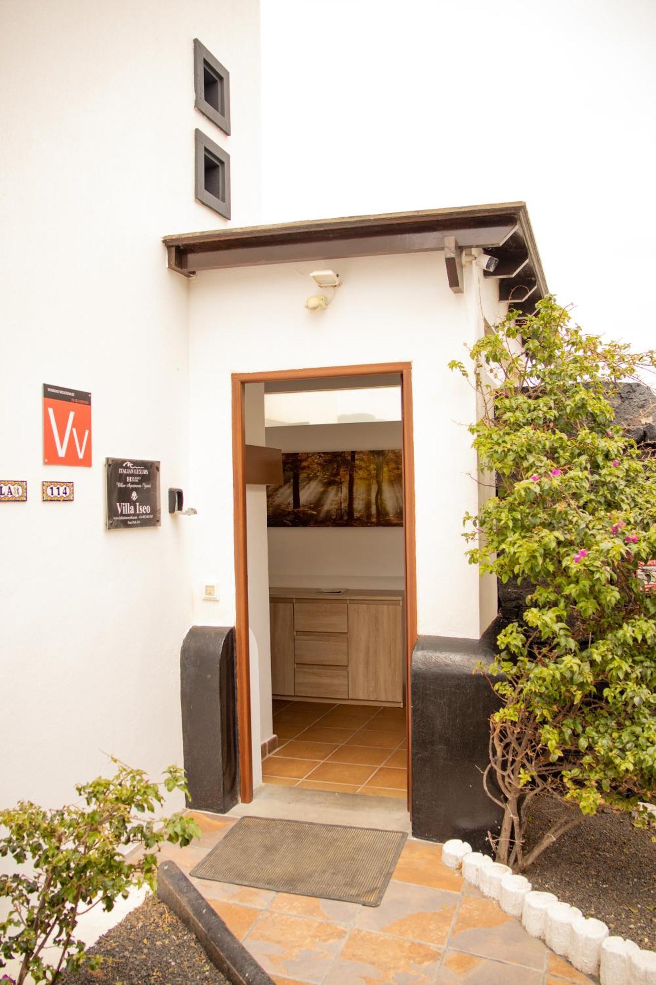 Villa Iseo Playa Blanca  Buitenkant foto